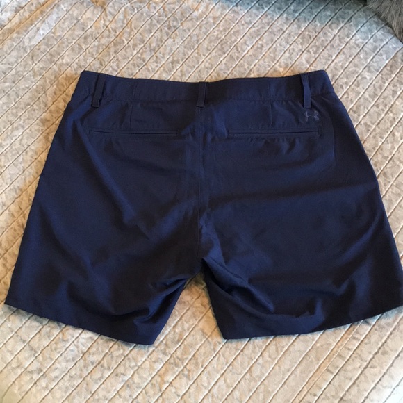 UNDER ARMOUR GOLF SHORT NEW - Picture 2 of 3